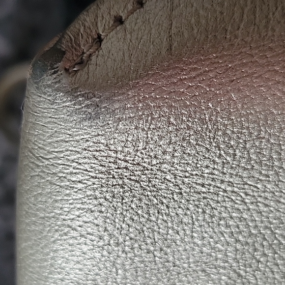 POTTERY BARN KIDS XTRA LARGE 17"×13"×7" GOLD LEATHER TRAVEL DIAPER BAG - Picture 7 of 7